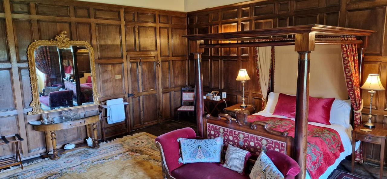 Braithwaite Hall Bed & Breakfast Middleham Exterior photo
